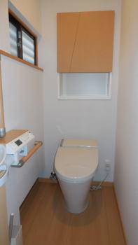 リフォーム　内装リフォーム　壁面収納　トイレ